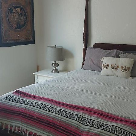Ocean Front Vortex Female Hostel Private Rooms Free Bikes Лос-Анджелес Экстерьер фото